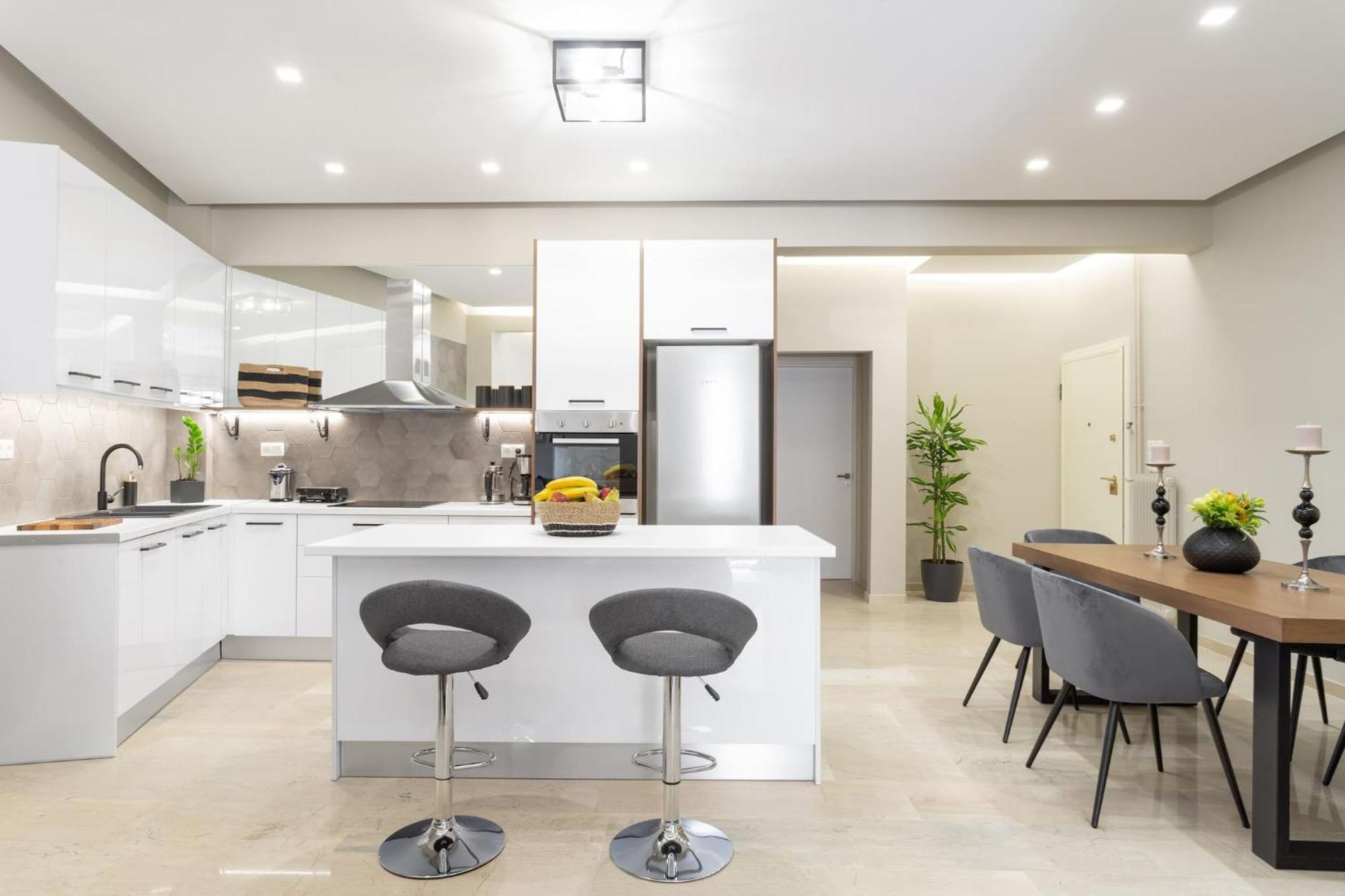 Deluxe 3-Bdrm Urban-Industrial Apt At Acropolis Athens Luaran gambar