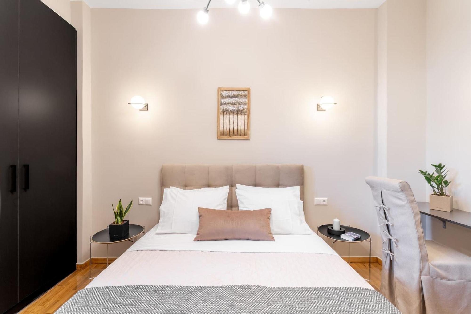 Deluxe 3-Bdrm Urban-Industrial Apt At Acropolis Athens Luaran gambar