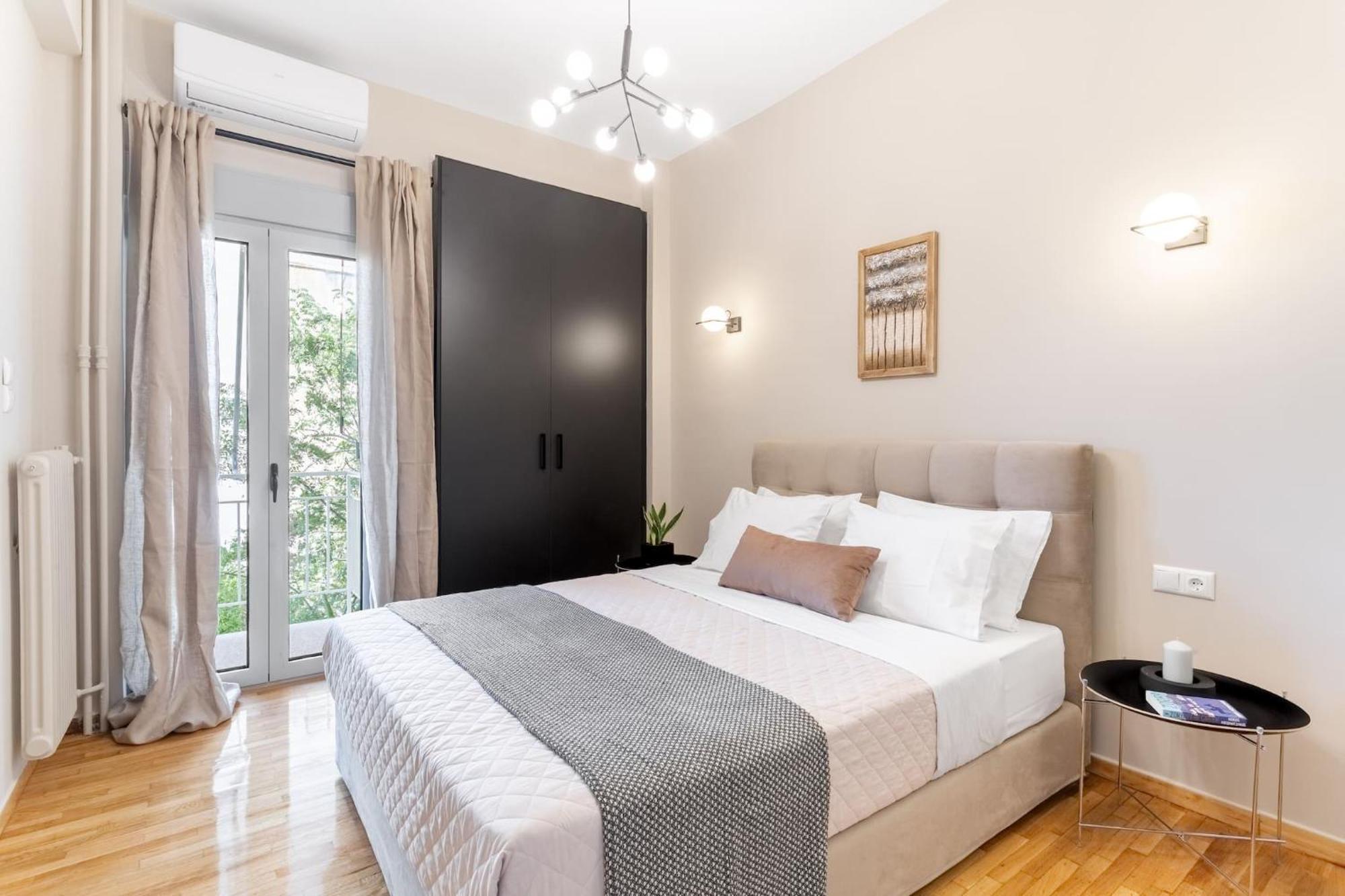 Deluxe 3-Bdrm Urban-Industrial Apt At Acropolis Athens Luaran gambar